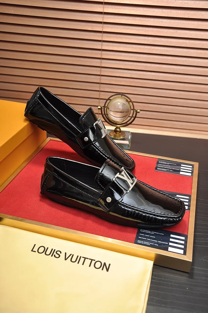 Men's men's shoes 💰420💶 [LV Doudou shoes] (water-dyed cowhide lining) new model is on the market, available on the official website. The new Doudou shoes are processed into single-color materials, and the uppers are made of imported horsehide leather. The body of the shoe is fully hemmed with mark thread, and is lined with imported original cowhide leather. The elegant shoe shape is super suitable for all-matching, and the size is 38-44.